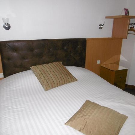 Hotel De L'Arrivee Guingamp Zewnętrze zdjęcie
