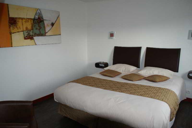 Hotel De L'Arrivee Guingamp Zewnętrze zdjęcie
