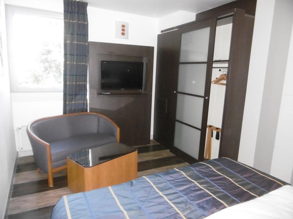 Hotel De L'Arrivee Guingamp Zewnętrze zdjęcie