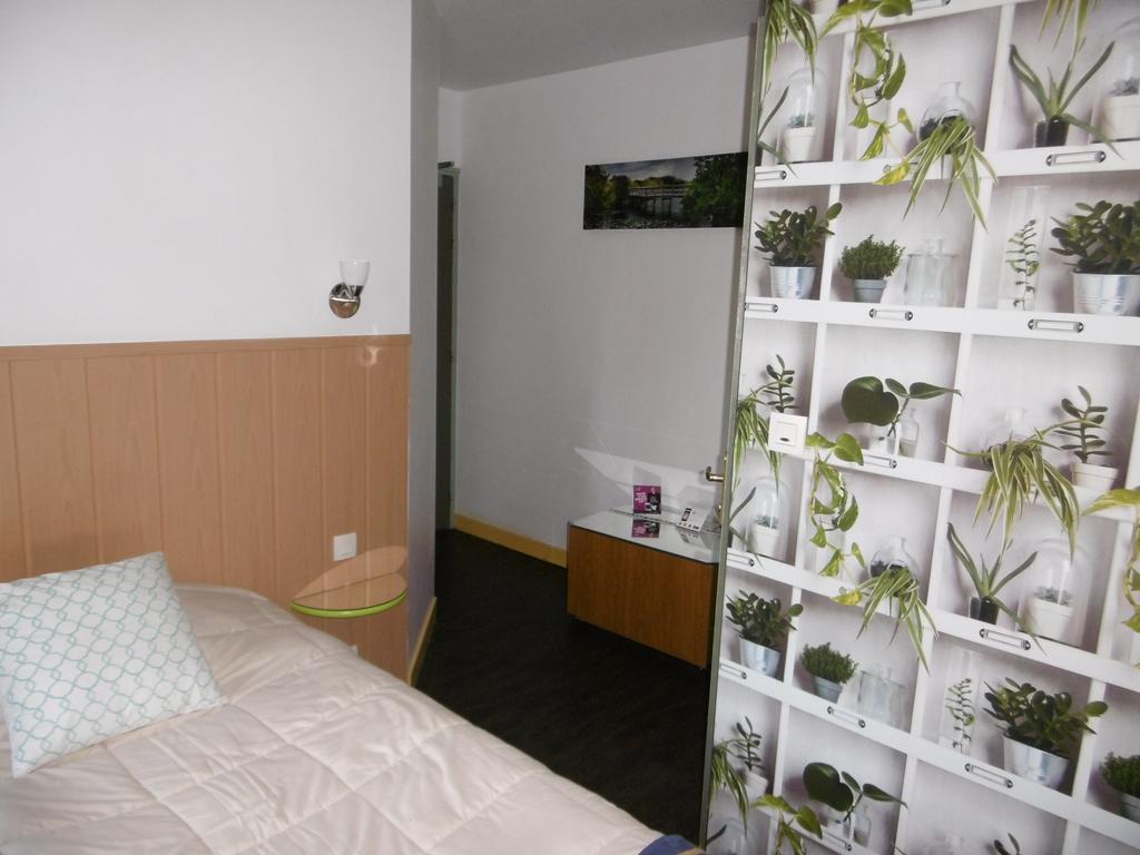 Hotel De L'Arrivee Guingamp Zewnętrze zdjęcie