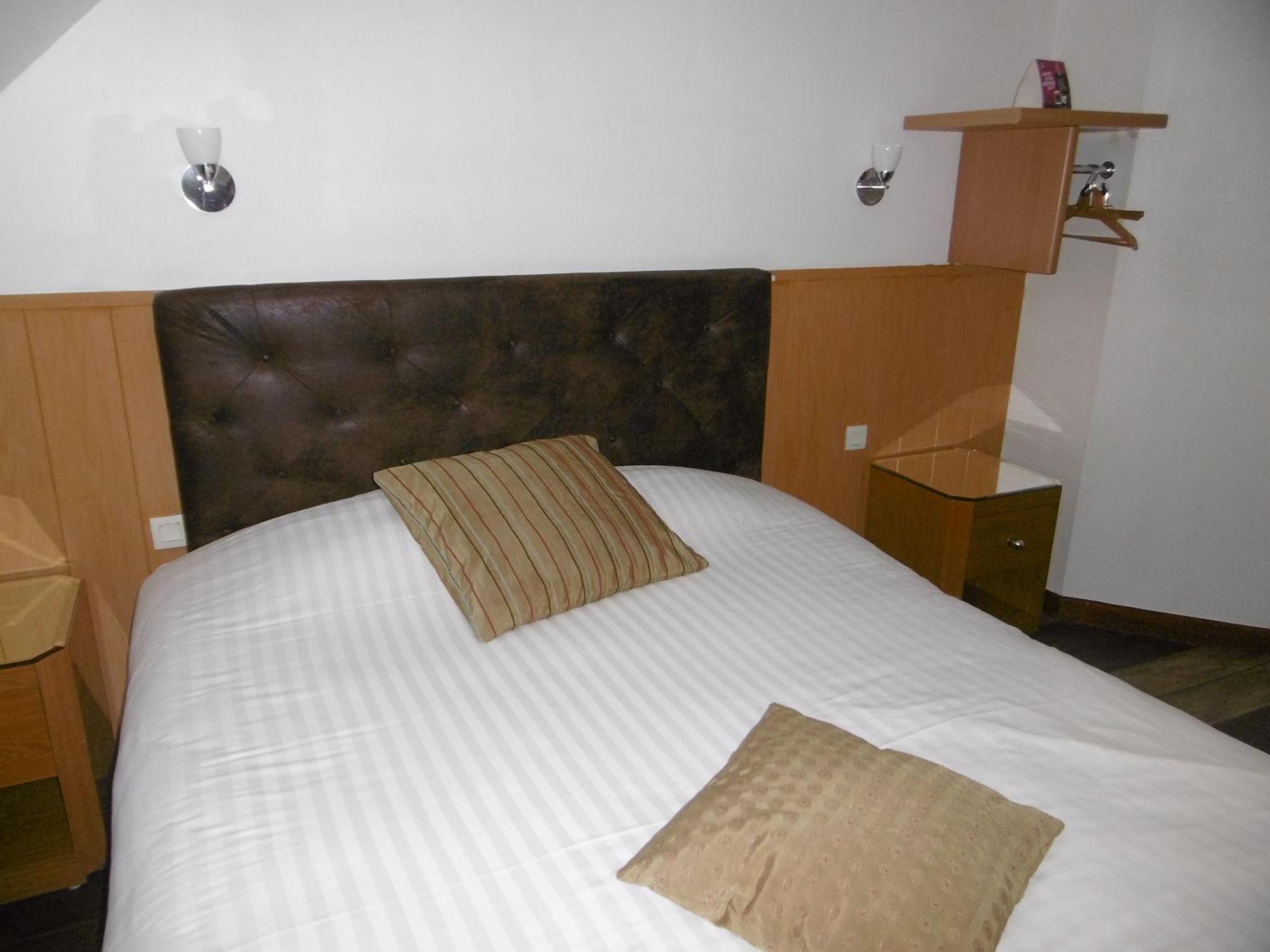 Hotel De L'Arrivee Guingamp Zewnętrze zdjęcie